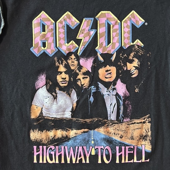 AC/DC highway to Hell graphic band short sleeve crop T-shirt black xs baby tee - Picture 2 of 6